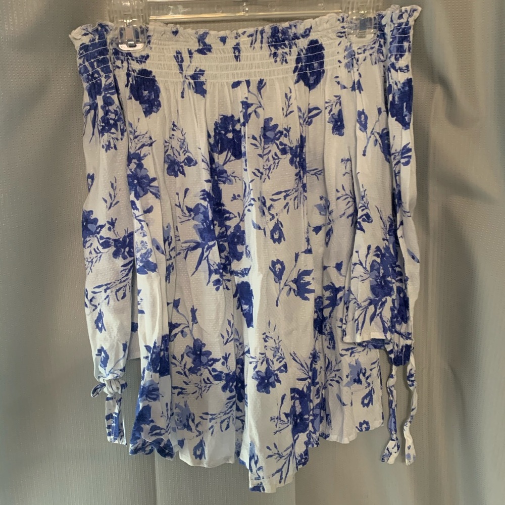 Off the shoulder floral top!